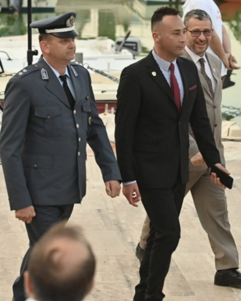 paremvasi proedrou
